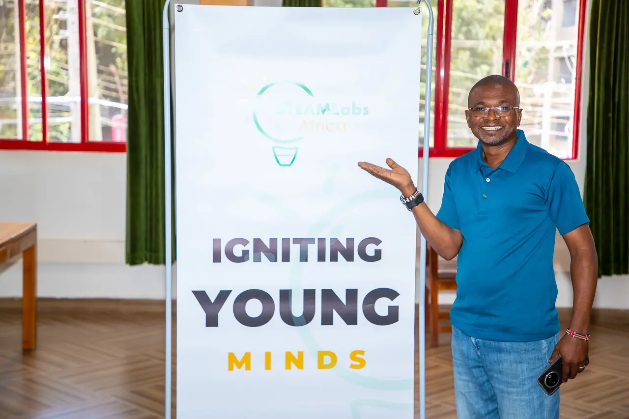 Learners and educators at a STEAMLabs Africa program